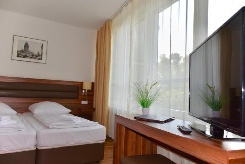 Hotel Aparthotel-christie 3*
